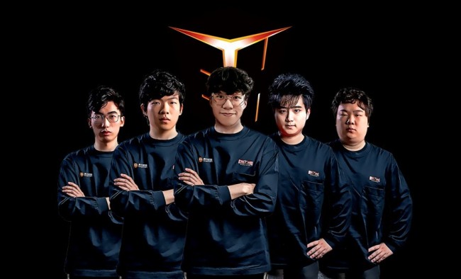 现出了强大 现出了强大